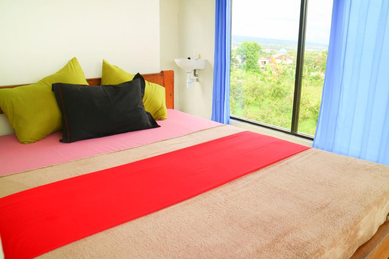 Amina Hill View Villa Malang By Ecommerceloka Екстер'єр фото