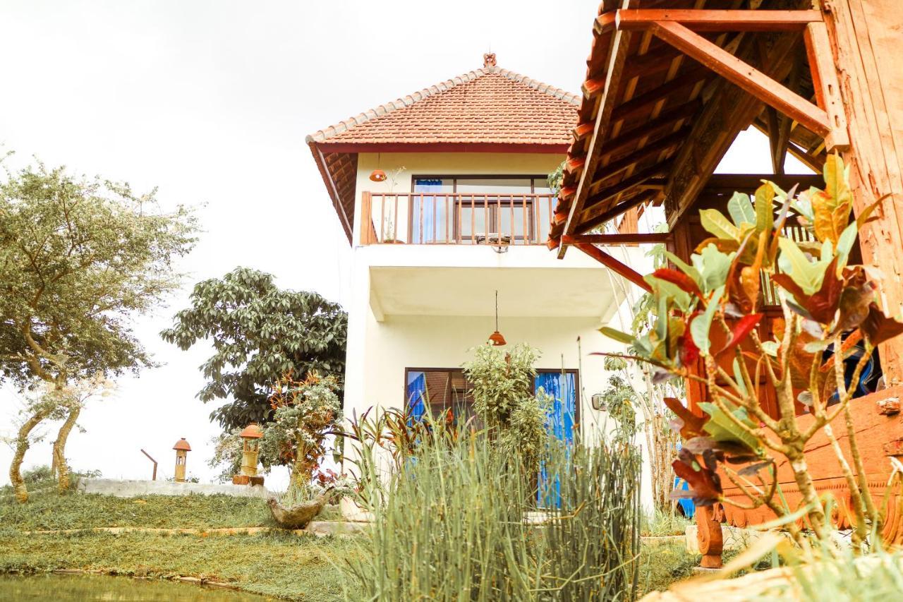 Amina Hill View Villa Malang By Ecommerceloka Екстер'єр фото